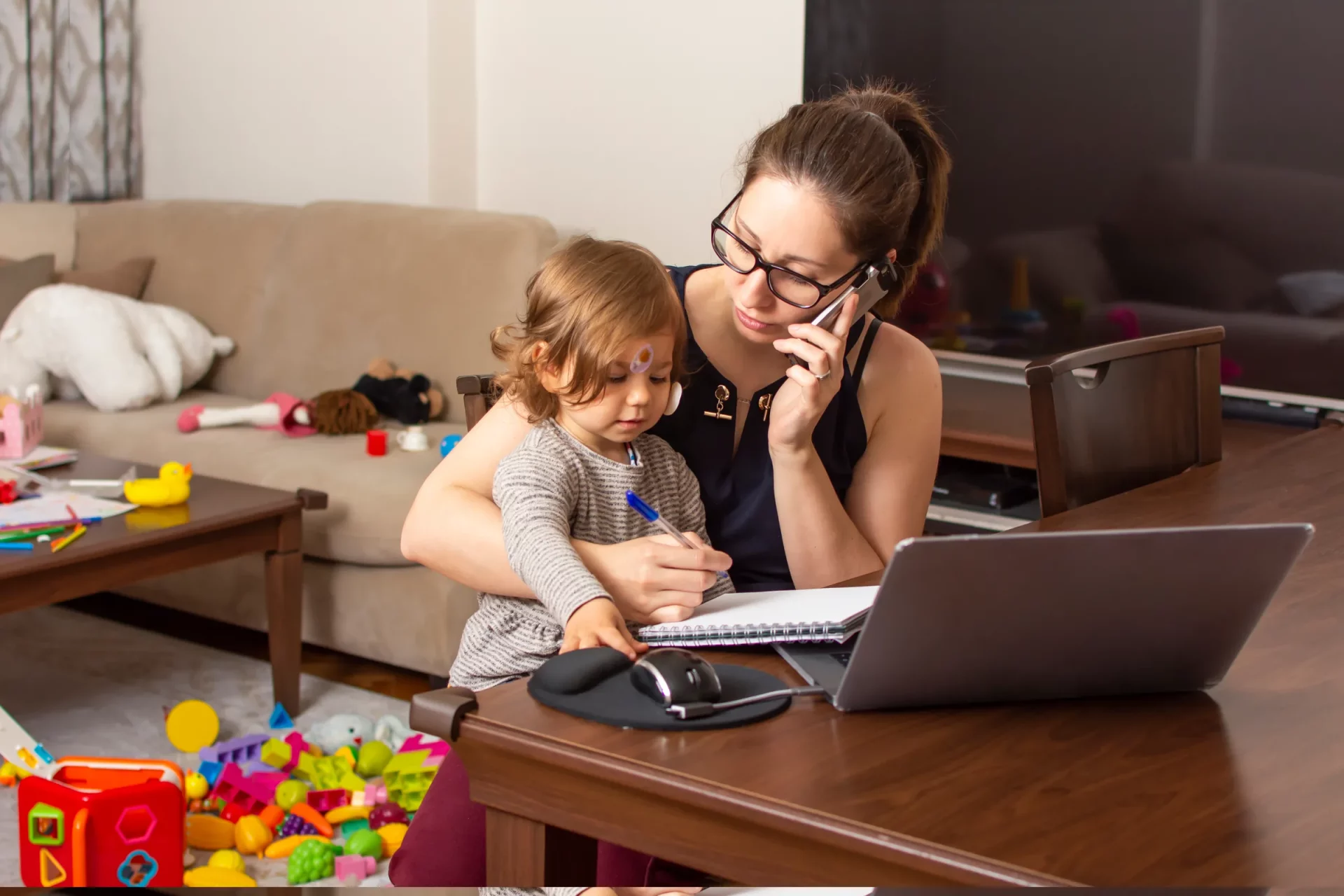 woman with child on the phone